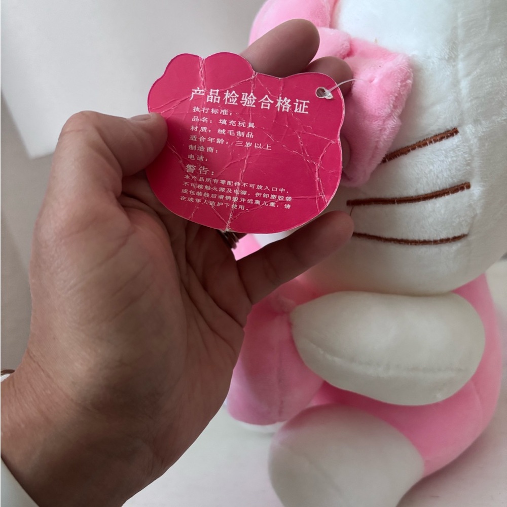 Hello kitty plushie - Picture 5 of 5